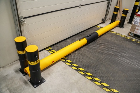 Anter-System-Flexible-Barriers-Dock-Gate2