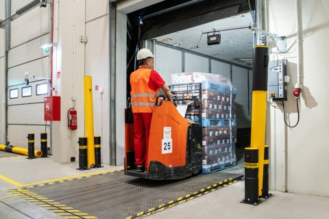 Anter-System-Flexible-Barriers-Dock-Gate3