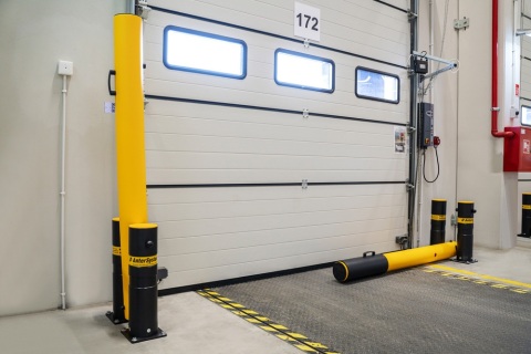 Anter-System-Flexible-Barriers-Dock-Gate4