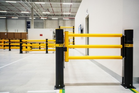 Anter-System-Flexible-Barriers-Bariera-Hala-Magazyn1