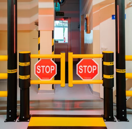 SGR SAFETY GATE WITH STOP SIGN
