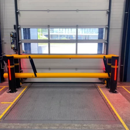 AUTOMATIC TRAFFIC DOCK GATE